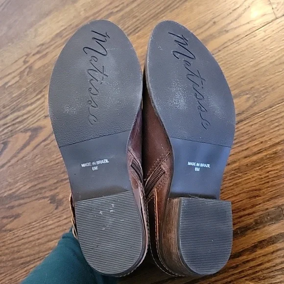 SUPER CUTE Matisse Brown Leather Booties - Picture 4 of 4